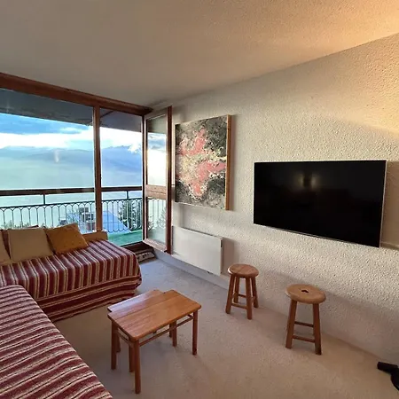 Arc 1800, Comfortable Sleeps 4 To 6
